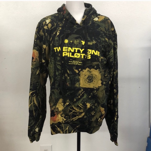 Twenty One Pilots Camoflage TRENCH Concert Hoodie Size L Camo - Picture 3 of 4